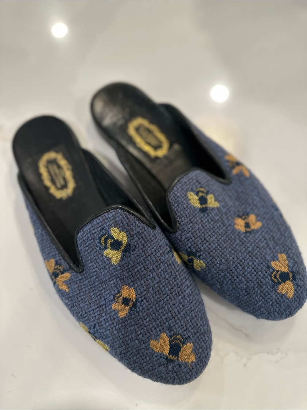 🐝 The Larkspur Collection Blue Needlepoint Bee Mules/Slippers Size M (US 8/8.5) - Picture 3 of 7